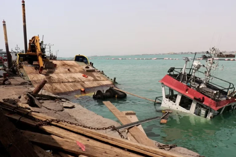 هيومن رايتس ووتش: هجمات الحوثي على السفن جرائم حرب هيومن رايتس ووتش: هجمات الحوثي على السفن جرائم حرب