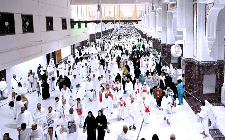 إحباط استهداف مكة المكرمة وإنذار أمني للمعتمرين إحباط استهداف مكة المكرمة وإنذار أمني للمعتمرين