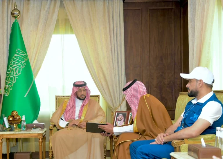 نائب أمير عسير يستعرض منجزات تجمع عسير الصحي
