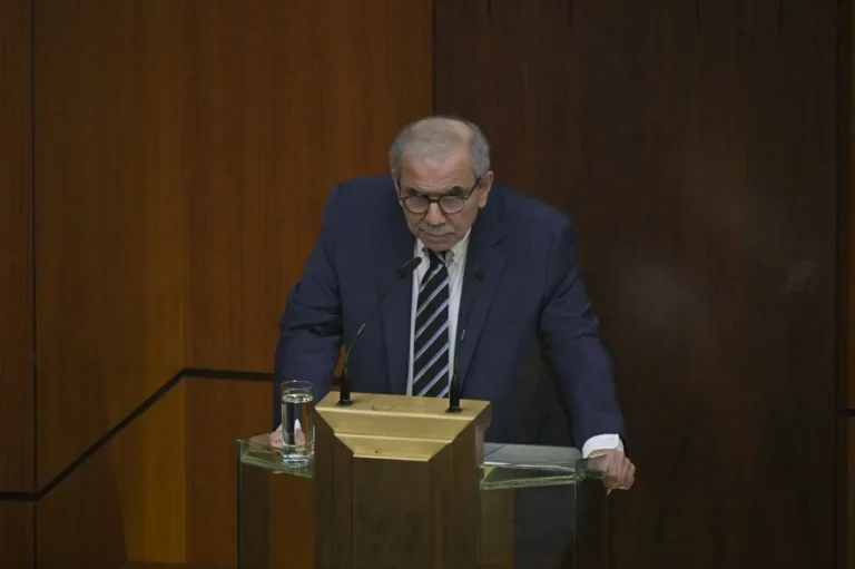برلمان لبنان يجدد الثقة في حكومة نواف سلام بـ 68 صوتاً