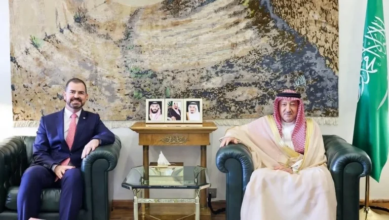 وليد بن عبدالكريم الخريجي يستقبل سفير إيرلندا
