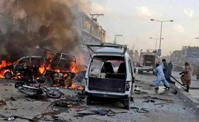 مقتل 6 جنود باكستانيين في تفجير استهدف قافلة أمنية مقتل 6 جنود باكستانيين في تفجير استهدف قافلة أمنية