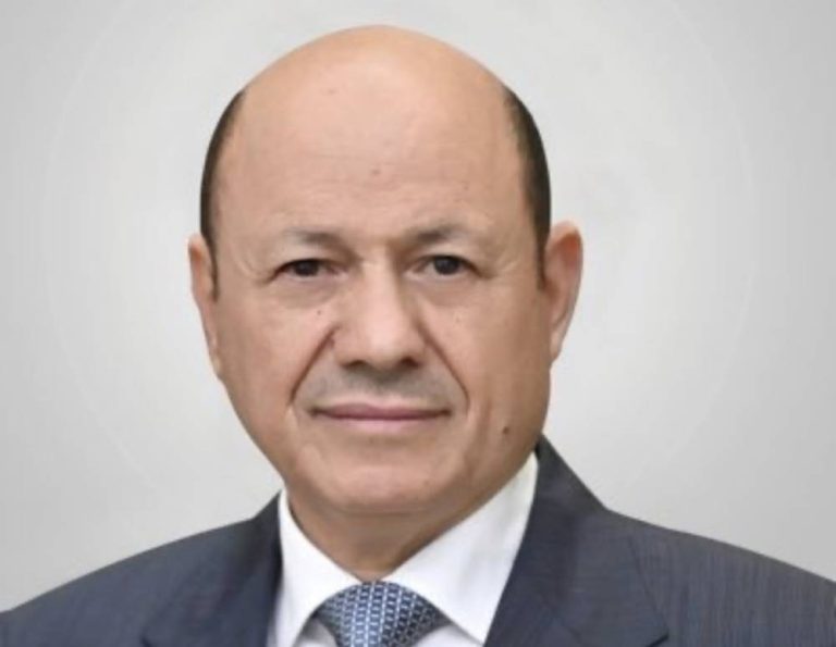 العليمي يدين الاعتداء الحوثي على مطار الملك خالد العليمي يدين الاعتداء الحوثي على مطار الملك خالد