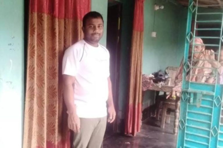 مقتل بنغلاديشيين في استهداف مطار الملك خالد الدولي مقتل بنغلاديشيين في استهداف مطار الملك خالد الدولي