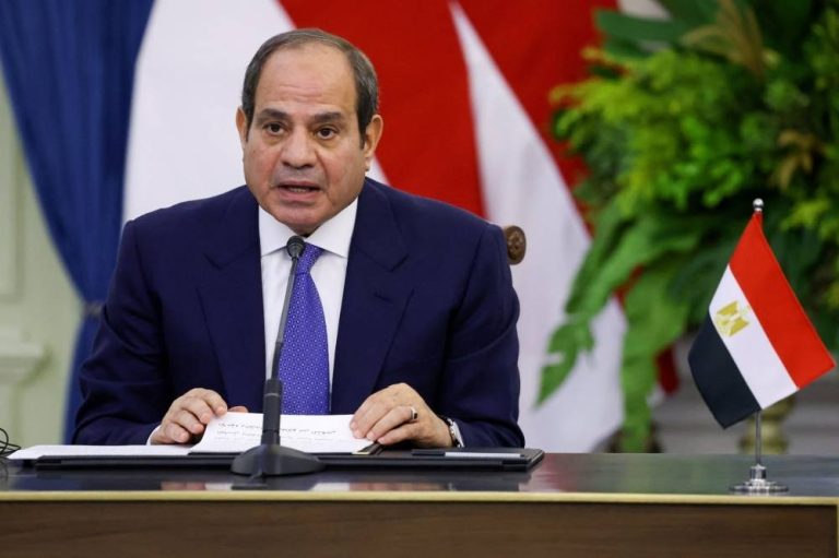 السيسي: لن نسمح بالمساس بأمن السعودية وسننفذ إجراءات حمايتها السيسي: لن نسمح بالمساس بأمن السعودية وسننفذ إجراءات حمايتها