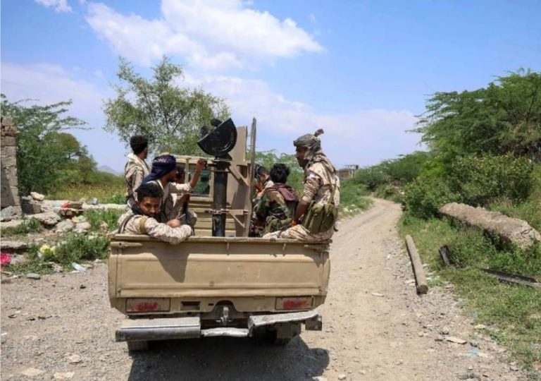 عملية فجر اليمن: القوات الحكومية تحيد 800 حوثي عملية فجر اليمن: القوات الحكومية تحيد 800 حوثي