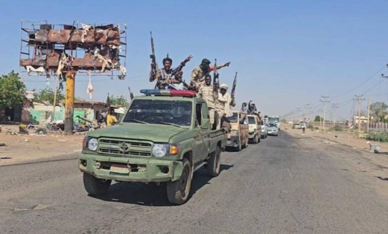 الحرب في السودان تتسع وتخلف أكثر من 160 قتيلاً الحرب في السودان تتسع وتخلف أكثر من 160 قتيلاً