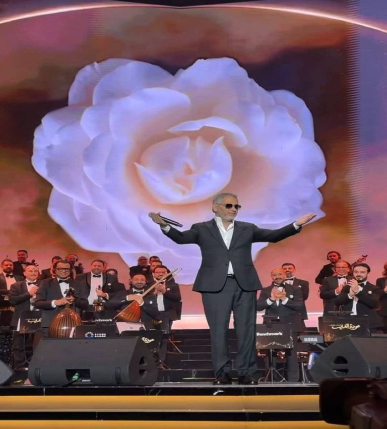فضل شاكر يعود إلى المسرح بحفل غنائي في الرياض فضل شاكر يعود إلى المسرح بحفل غنائي في الرياض