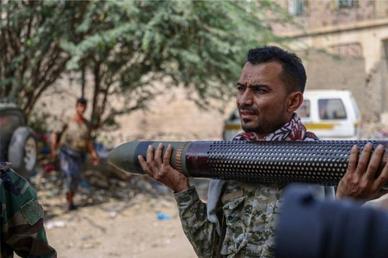 القوات الحكومية تحيد 440 حوثياً وتدمر 146 آلية القوات الحكومية تحيد 440 حوثياً وتدمر 146 آلية