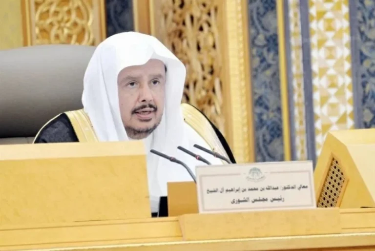رئيس مجلس الشورى: تبرع ولي العهد بالدم رسالة تجسد العطاء رئيس مجلس الشورى: تبرع ولي العهد بالدم رسالة تجسد العطاء