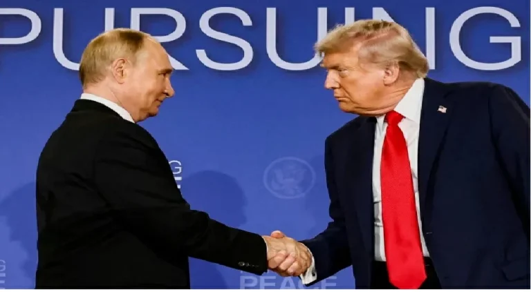 تفاصيل صفقة الديزل بين ترمب وبوتين بـ 3 ملايين طن تفاصيل صفقة الديزل بين ترمب وبوتين بـ 3 ملايين طن