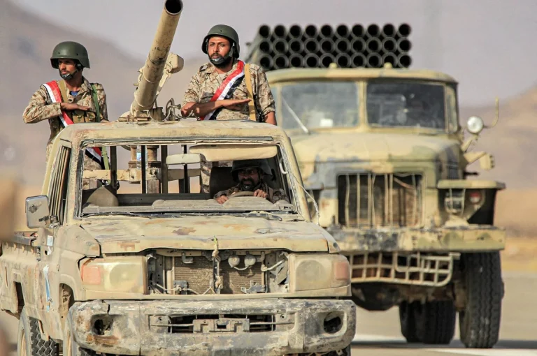 عملية فجر اليمن: تحييد 900 حوثي واستعادة مواقع عملية فجر اليمن: تحييد 900 حوثي واستعادة مواقع