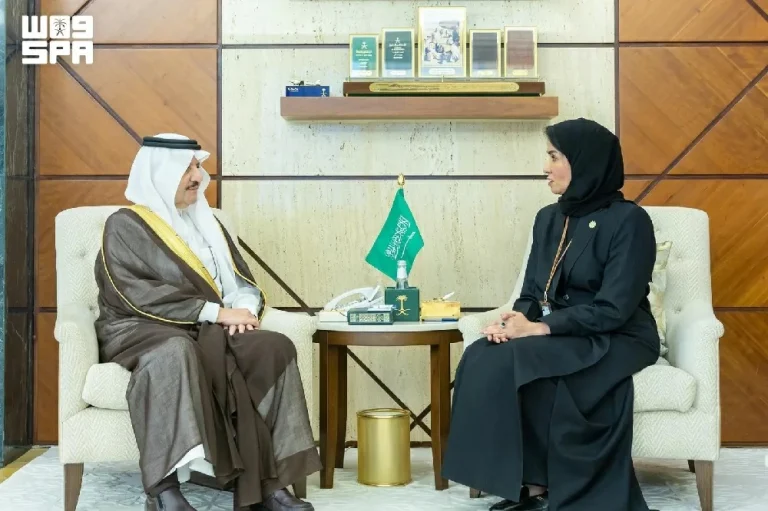أمير الشرقية يطّلع على برامج ومشاريع تعليم الشرقية