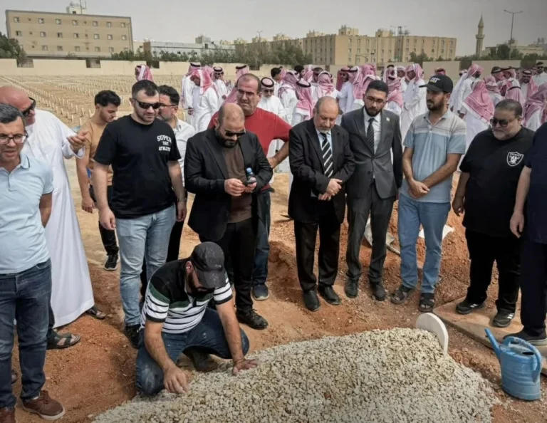 تركي آل الشيخ يعلق على وفاة أم أطفال سوريين: «عيالي» تركي آل الشيخ يعلق على وفاة أم أطفال سوريين: «عيالي»