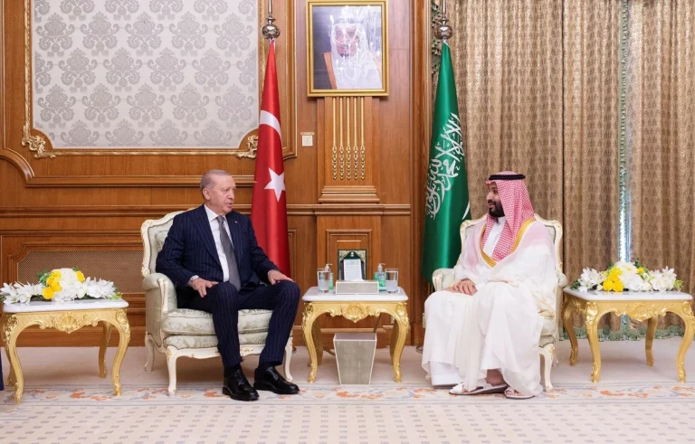 ولي العهد محمد بن سلمان يتلقى اتصالاً من أردوغان ولي العهد محمد بن سلمان يتلقى اتصالاً من أردوغان