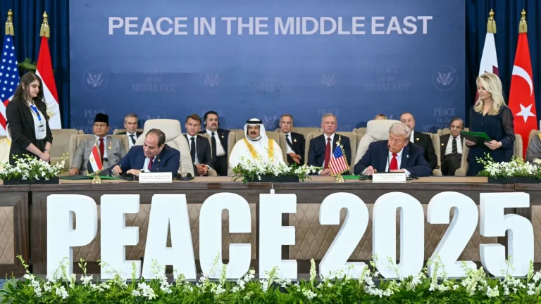 مصر تجدد تمسكها باستحقاقات اتفاق غزة بذكرى قمة شرم الشيخ مصر تجدد تمسكها باستحقاقات اتفاق غزة بذكرى قمة شرم الشيخ