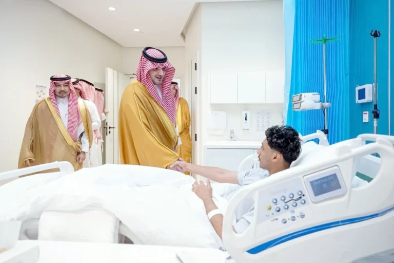 وزير الداخلية يدشن مركز الأمير نايف للتميز والابتكار الطبي