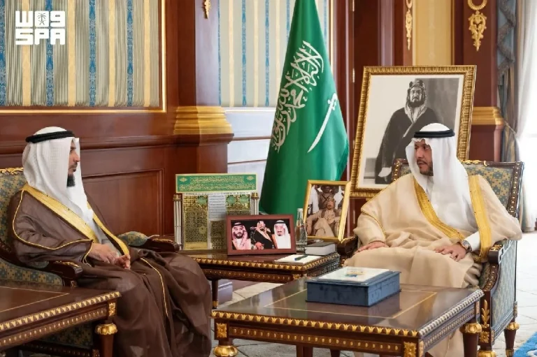 نائب أمير المدينة يطلع على تقرير جمعية تنمية الأيتام