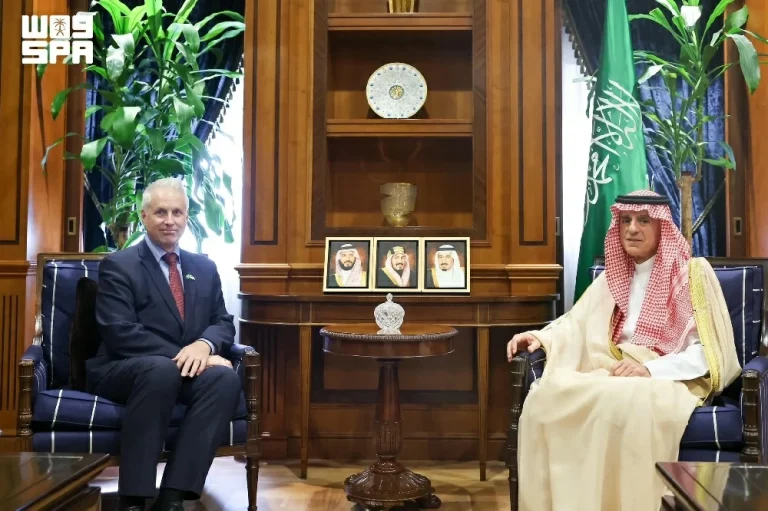 الجبير وسفير فنلندا يستعرضان القضايا المشتركة الجبير وسفير فنلندا يستعرضان القضايا المشتركة