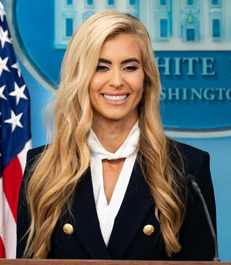 مغادرة كيتي زكريا منصبها بالبيت الأبيض بعد 5 أيام فقط مغادرة كيتي زكريا منصبها بالبيت الأبيض بعد 5 أيام فقط