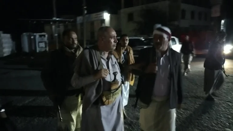وكيل أول محافظة تعز يتفقد جبهتي المطار والدفاع الجوي