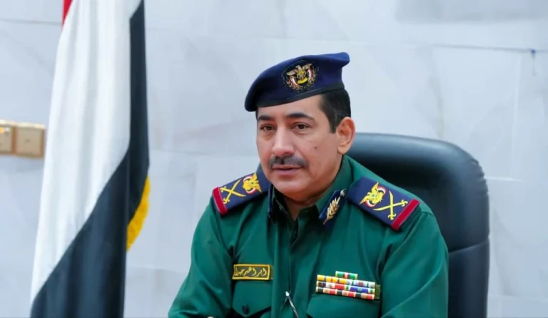 وزير الداخلية اليمني يتوعد بملاحقة مرتكبي جريمة شبوة
