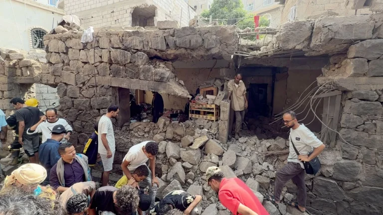 قصف ميليشيا الحوثي يخلف قتلى وجرحى في تعز وحجة
