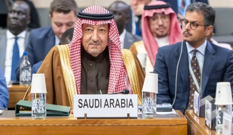 الخريجي يؤكد جهود السلام في السودان باجتماع جنيف الخريجي يؤكد جهود السلام في السودان باجتماع جنيف