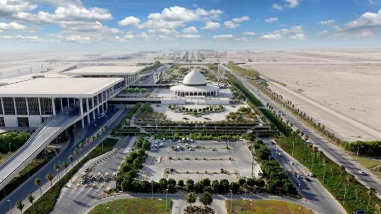 مصر والأردن تدينان استهداف مطار الملك فهد الدولي