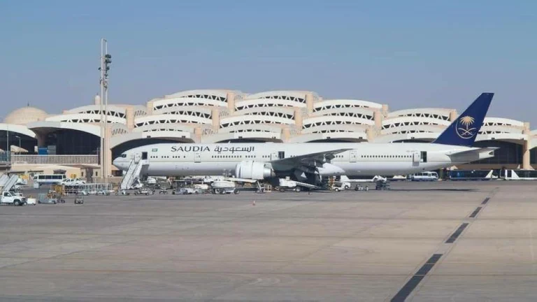 مطار الملك خالد الدولي يفتح الصالتين 1 و2 اعتبارا من الأحد