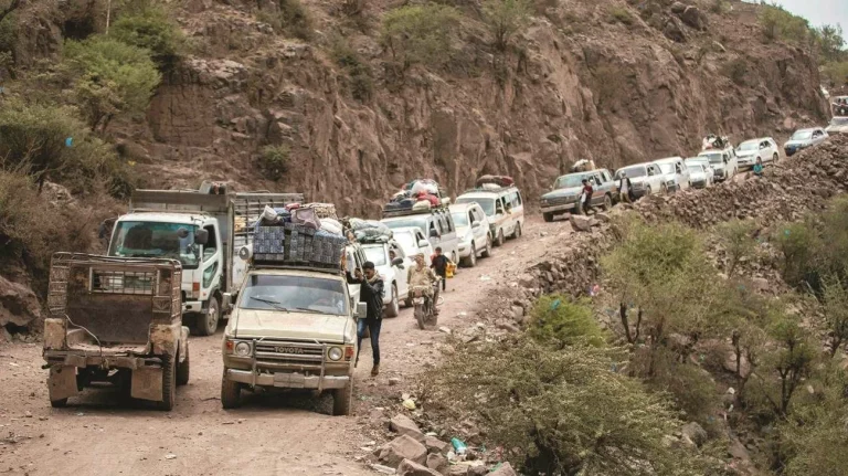 توثيق 42 من انتهاكات الحوثي في تعز خلال 48 ساعة توثيق 42 من انتهاكات الحوثي في تعز خلال 48 ساعة