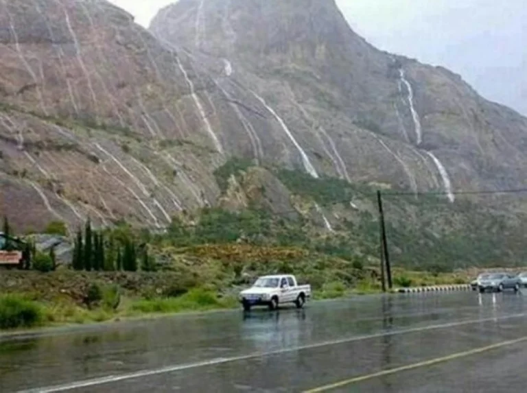 الأرصاد تحذر من أمطار نجران وتدني الرؤية حتى 9 مساءً الأرصاد تحذر من أمطار نجران وتدني الرؤية حتى 9 مساءً