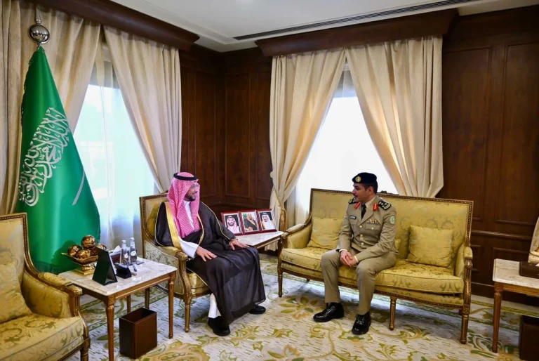 نائب أمير عسير يستقبل قائد قوة أمن المنشآت الجديد نائب أمير عسير يستقبل قائد قوة أمن المنشآت الجديد