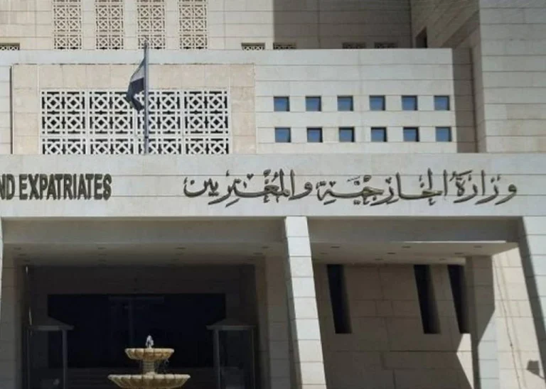 دمشق تغلق معبر نصيب وترفض القصف الأردني جنوب سوريا
