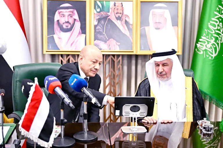 مساعدات سعودية لليمن: العليمي يشهد تدشين مشاريع جديدة مساعدات سعودية لليمن: العليمي يشهد تدشين مشاريع جديدة