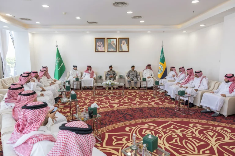 قادة رأي وإعلاميون يطّلعون على قدرات حرس الحدود