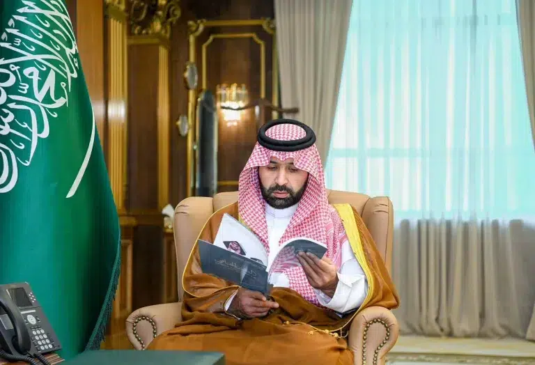 أمير جازان يتسلم تقرير هيئة الصحفيين السعوديين