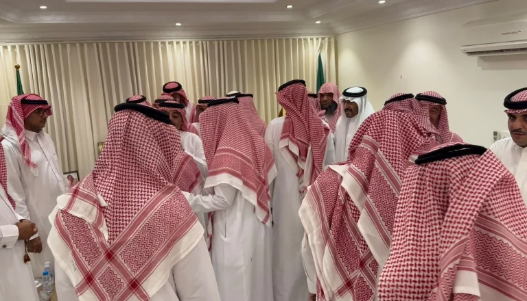 تشييع الشابة عروب السراح ضحية الاعتداء الحوثي في الرياض تشييع الشابة عروب السراح ضحية الاعتداء الحوثي في الرياض