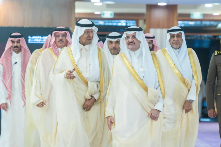 تخرج 1390 طالباً بـ الهيئة الملكية بالجبيل واستثمارات تريليونية